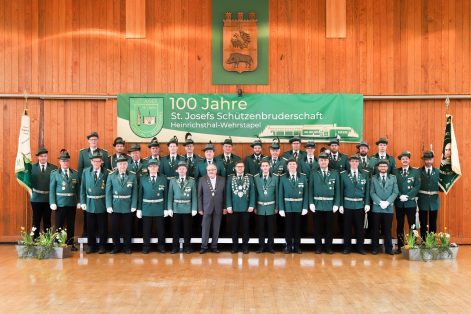 Vorstand mit Kaiser 2023